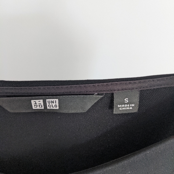 UNIQLO strappy tank - Picture 3 of 5